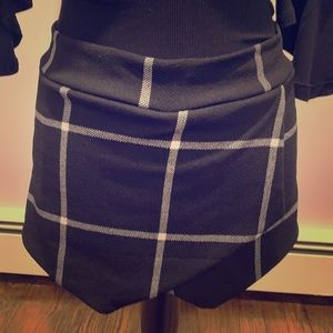 Tight black and white skirt/shorts